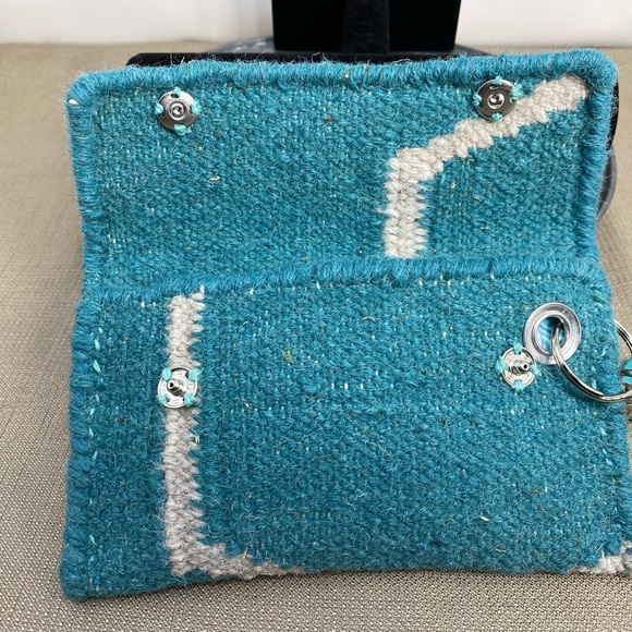 TURQUOISE/WHITE WOVEN WOOL WRISTLET WITH LEATHER STRAP - Picture 5 of 9